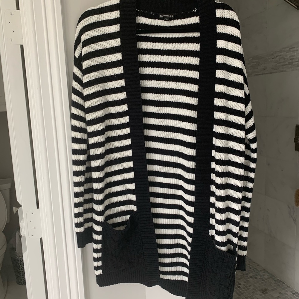 Express NWOT black and white sweater knit cardigan